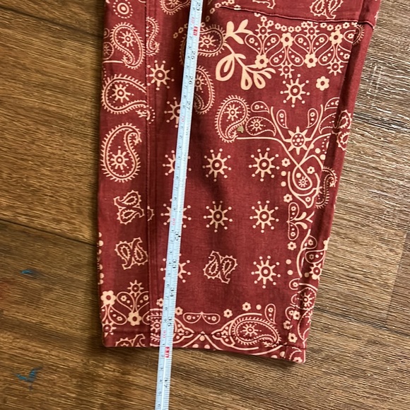 Red Bandana Print Barrel  pants size Large - Picture 11 of 13